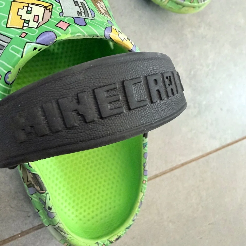 Minecraft Clogs Kids Size 3 Green Good Condition Character Print Slip On Shoes